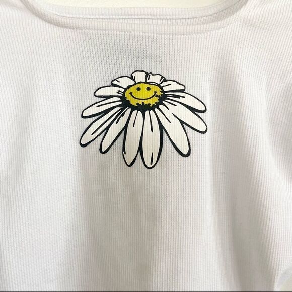 By Samii Ryan Daisy White Long Sleeve Crop Top Size Small - Picture 4 of 6